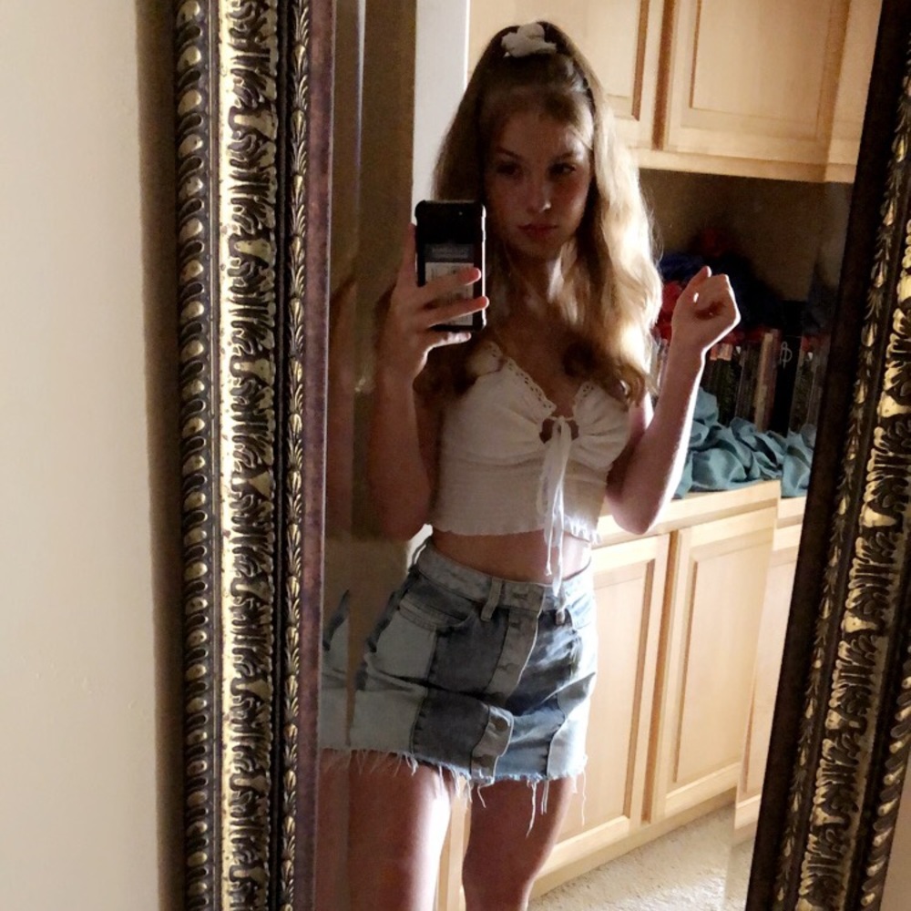 Meet your Posher, Ava